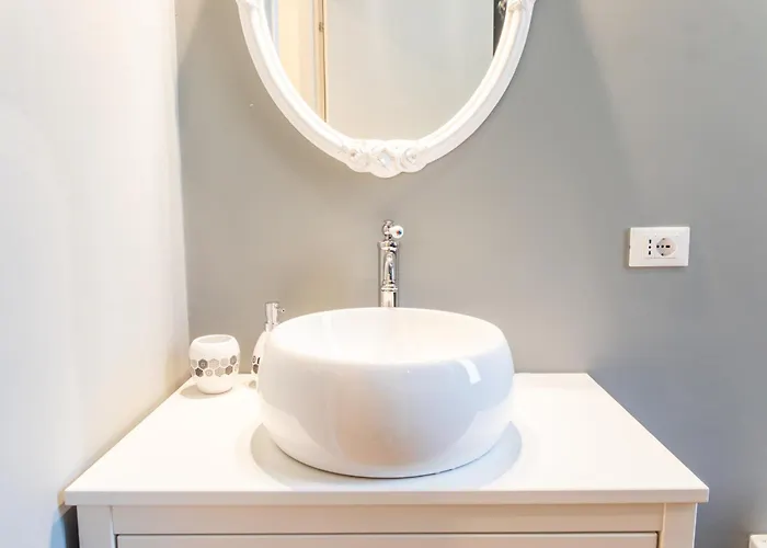 Private Design - Reach Duomo Square In 20 Min Milano